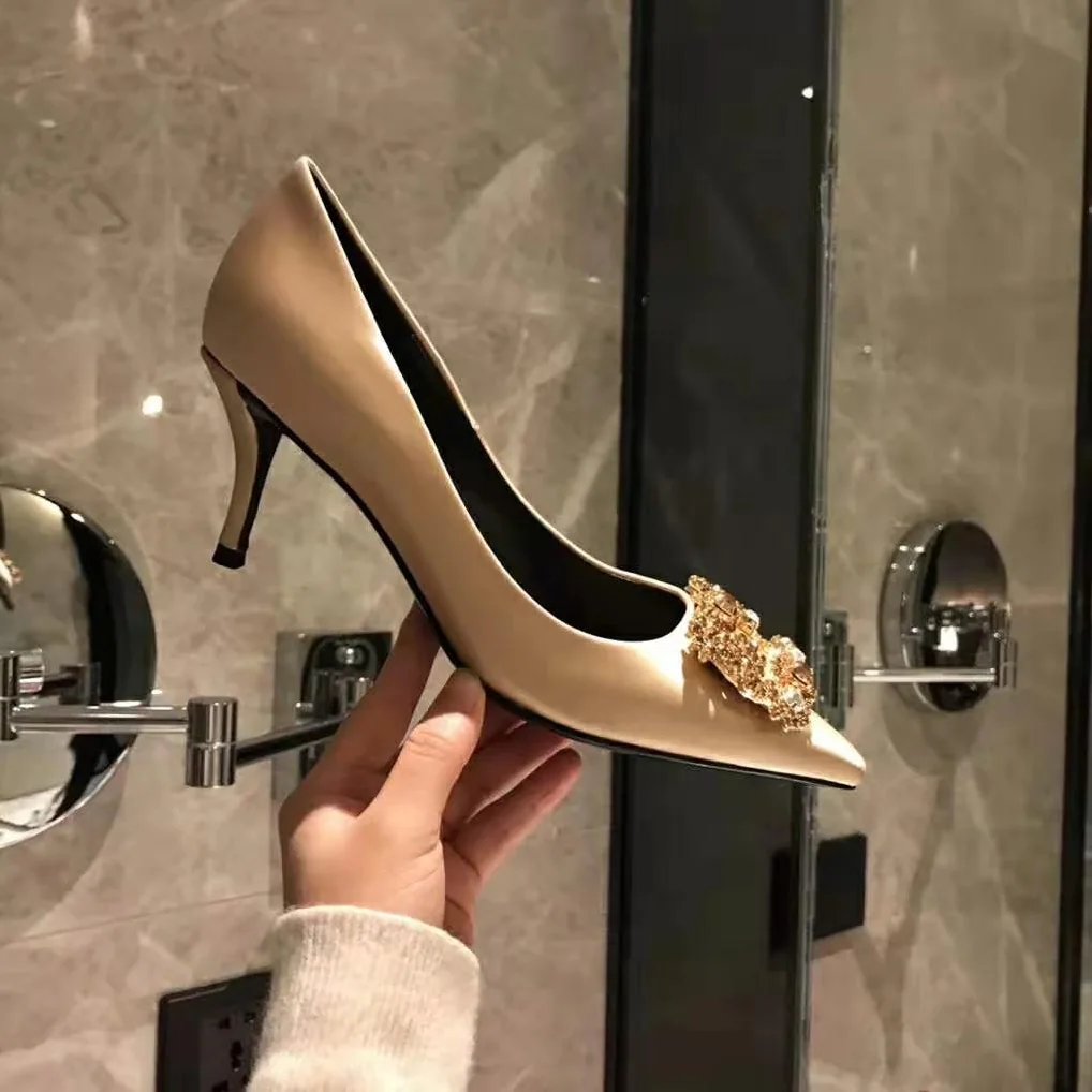 Roger Vivier Silk Flower Strass Pumps 6.6 cm Heel for Women in Sandy