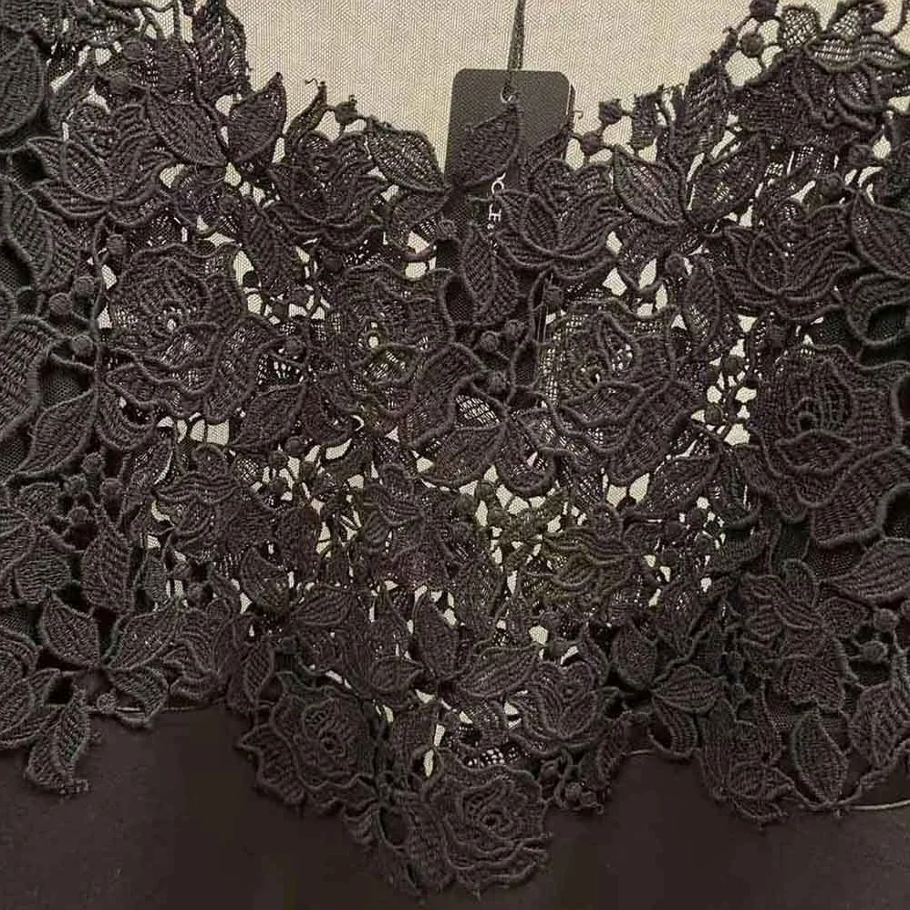 Dolce Gabbana D&G Jersey Sweatshirt with Tulle and Macrame Details for Women Dolce Gabbana D&G Jersey Sweatshirt with Tulle and Macrame Details for Women