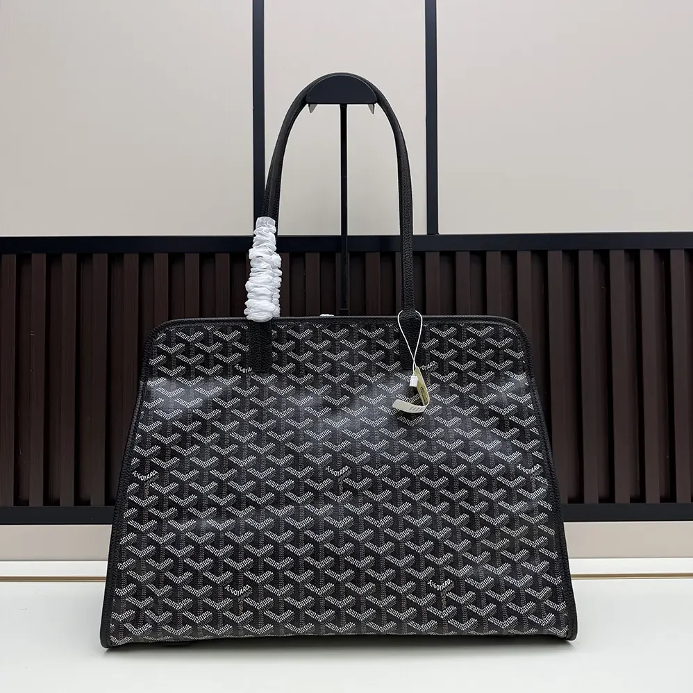 Goyard Hardy Pm Bag for Unisex in Black Goyard Hardy Pm Bag for Unisex in Black
