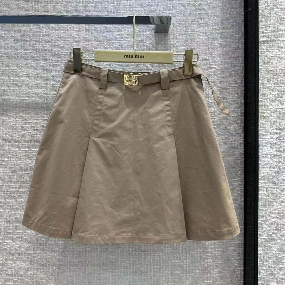 Miu Miu Chino Miniskirt with Logo Decorating the Buckle for Women Miu Miu Chino Miniskirt with Logo Decorating the Buckle for Women