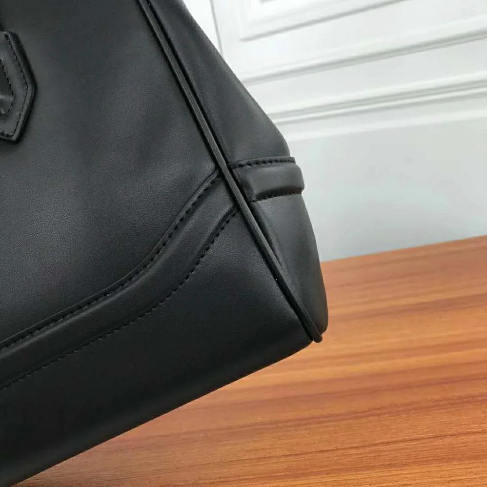 Versace Palazzo Empire Large Bag for Women in Black Versace Palazzo Empire Large Bag for Women in Black