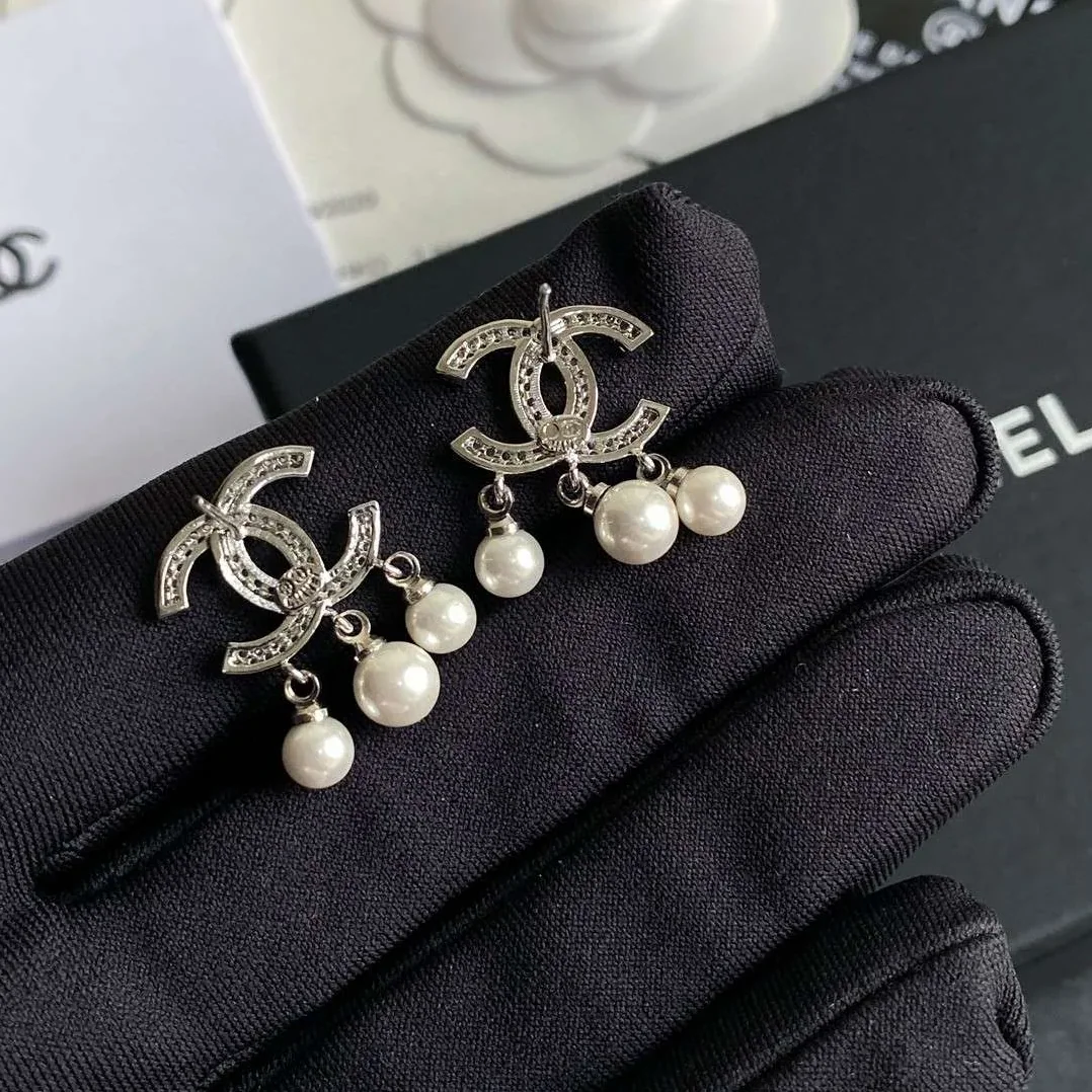 Chanel Crystal Three Pearl Earrings Gold Chanel Crystal Three Pearl Earrings Gold