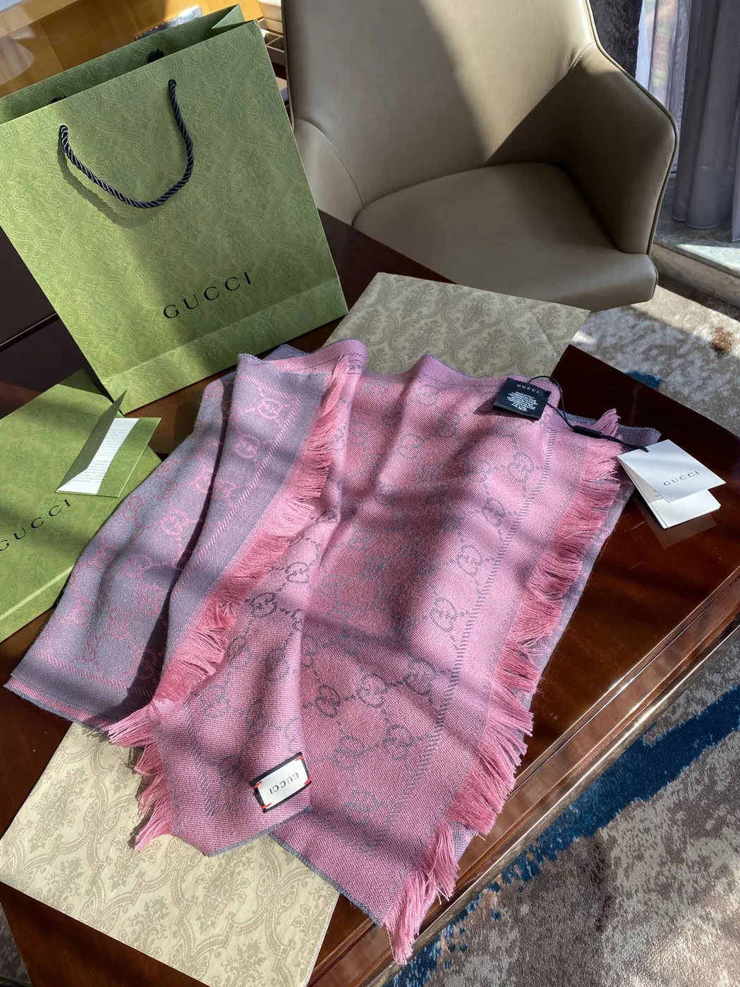 Gucci GG Lamé Lacquard Stole Scarf Pink /