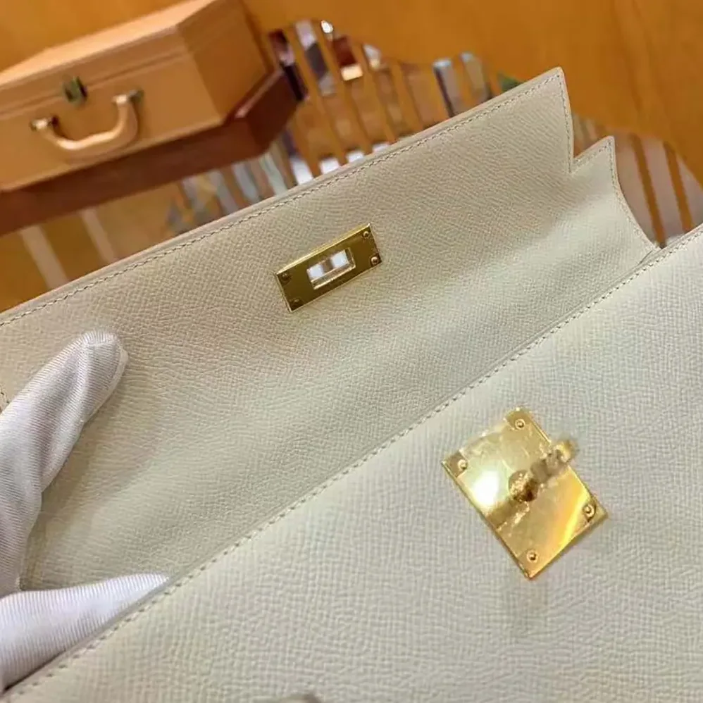 Hermes Kelly Bag 25 Epsom Leather for Women in White Hermes Kelly Bag 25 Epsom Leather for Women in White