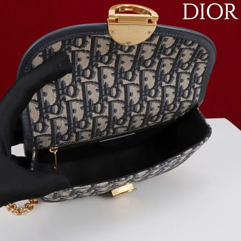 Dior Small Dior Médaillon Flap Bag with Chain Blue Dior Oblique Jacquard for Women Dior Small Dior Médaillon Flap Bag with Chain Blue Dior Oblique Jacquard for Women