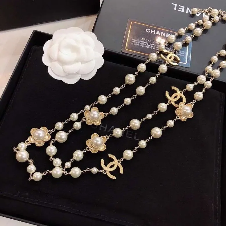 Chanel Pearl CC Flower Gold Necklace Chanel Pearl CC Flower Gold Necklace