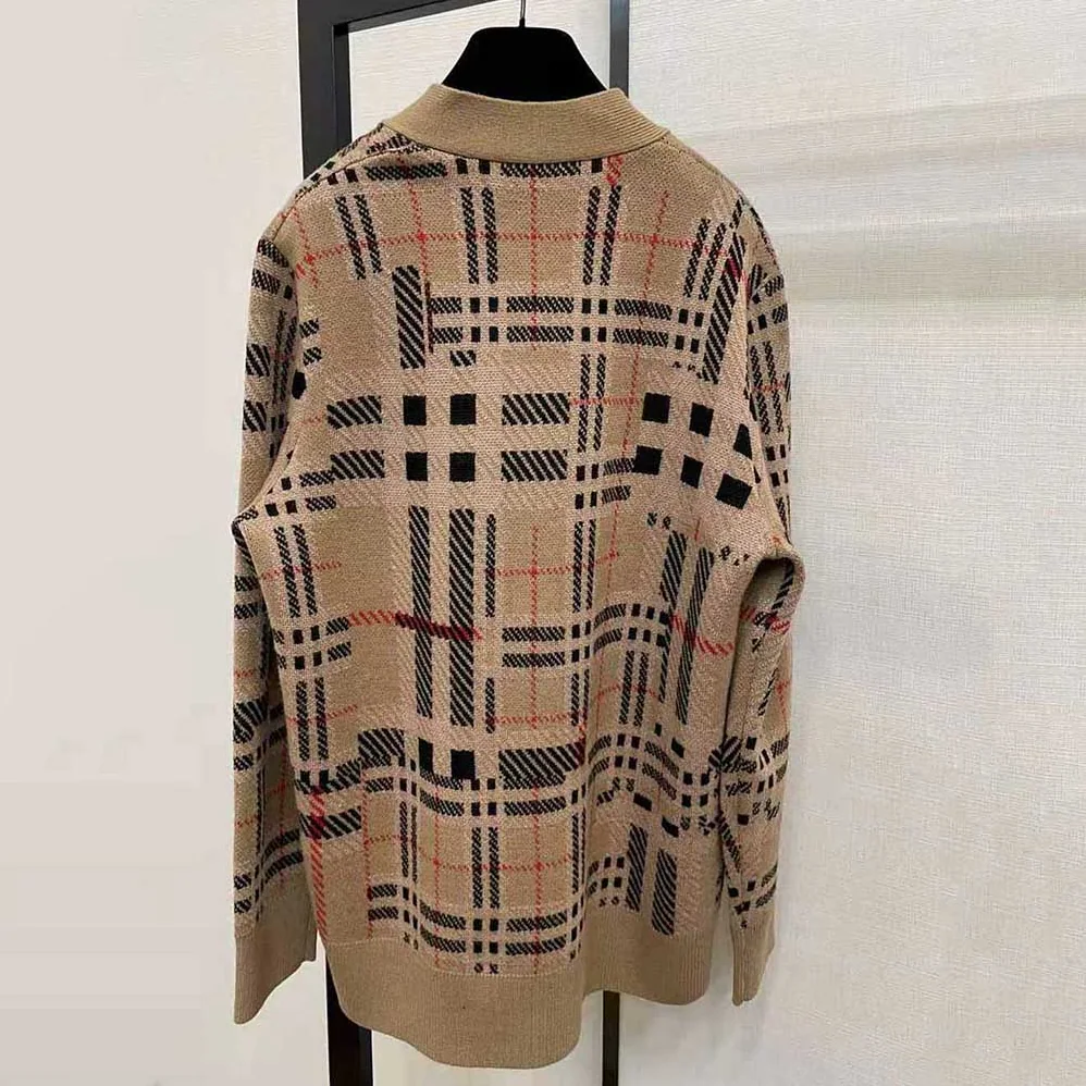 Burberry Check Cashmere Jacquard Cardigan for Women in Brown Burberry Check Cashmere Jacquard Cardigan for Women in Brown