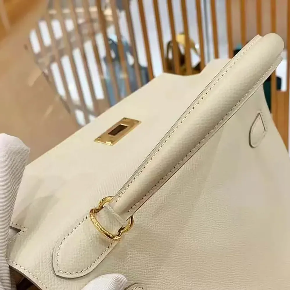 Hermes Kelly Bag 25 Epsom Leather for Women in White Hermes Kelly Bag 25 Epsom Leather for Women in White