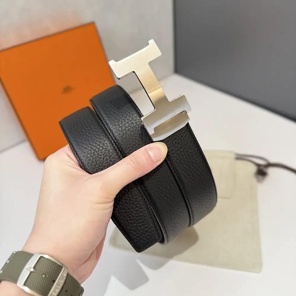 Hermes H Belt Buckle & Reversible Leather Strap 32 mm for Unisex in Black/Silver Hermes H Belt Buckle & Reversible Leather Strap 32 mm for Unisex in Black/Silver