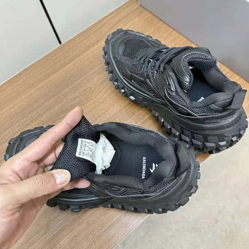 Balenciaga Bouncer Sneaker in Black Mesh and Nylon for Unisex