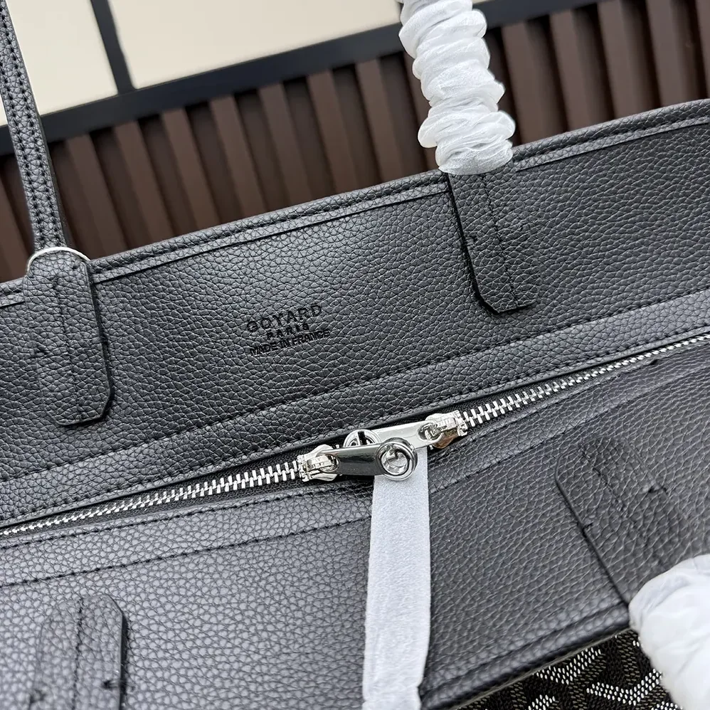 Goyard Hardy Pm Bag for Unisex in Black Goyard Hardy Pm Bag for Unisex in Black