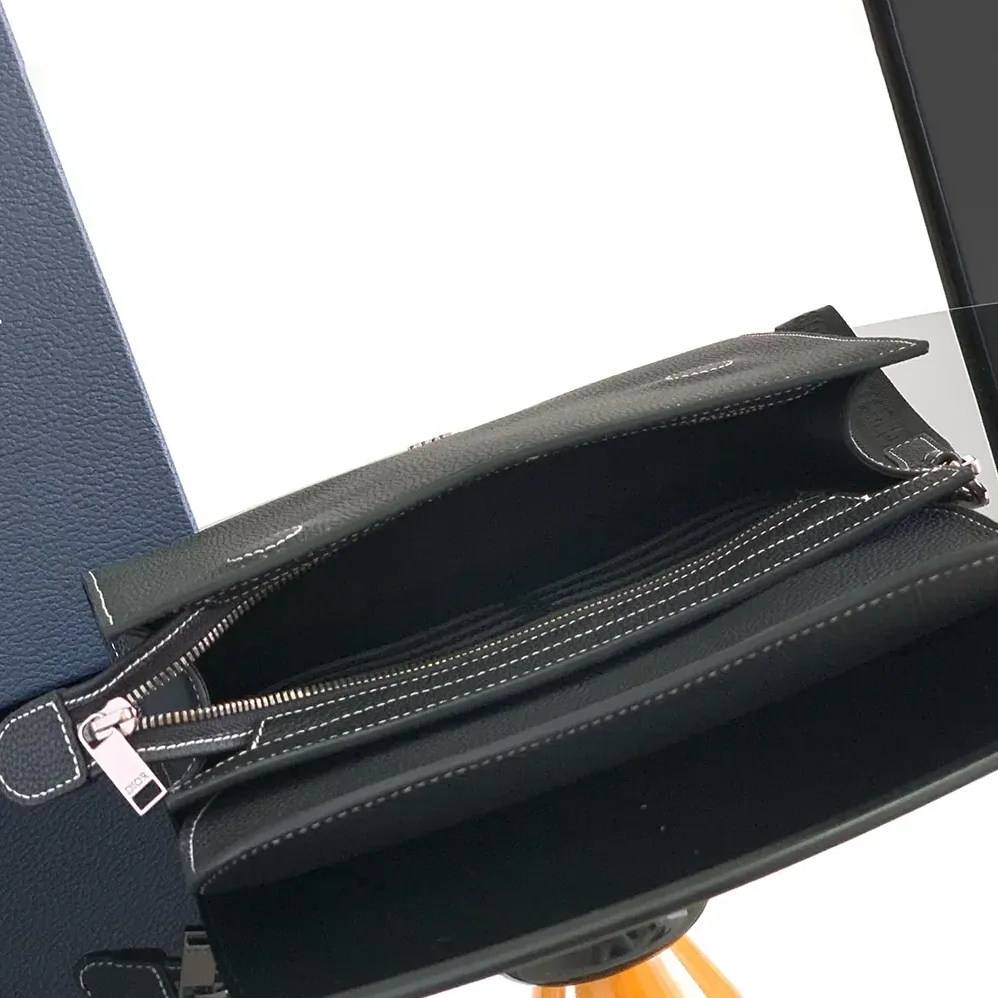 Dior Saddle A5 Triangle Pouch Black Grained Calfskin for Men Dior Saddle A5 Triangle Pouch Black Grained Calfskin for Men