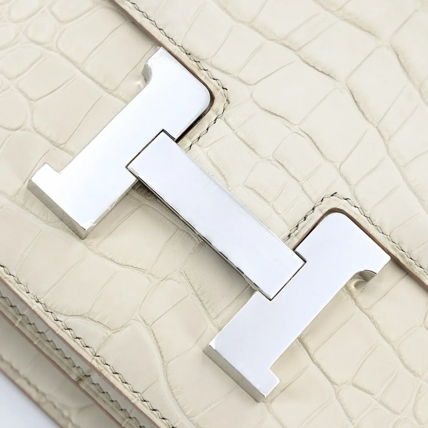 Hermes Constance 18 White /