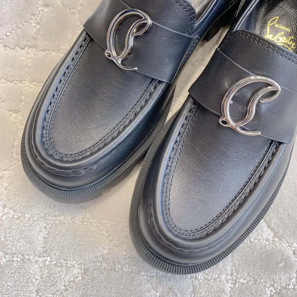 Christian Louboutin CL Moc Lug Loafers Calf leather for Women in Black Christian Louboutin CL Moc Lug Loafers Calf leather for Women in Black