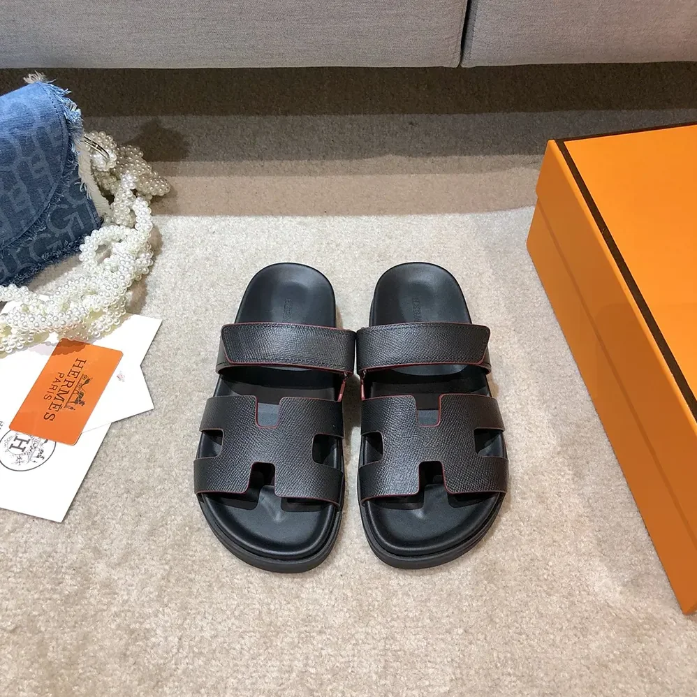 Hermes Chypre Sandal-Black H222100Zv02360 for Unisex Hermes Chypre Sandal-Black H222100Zv02360 for Unisex