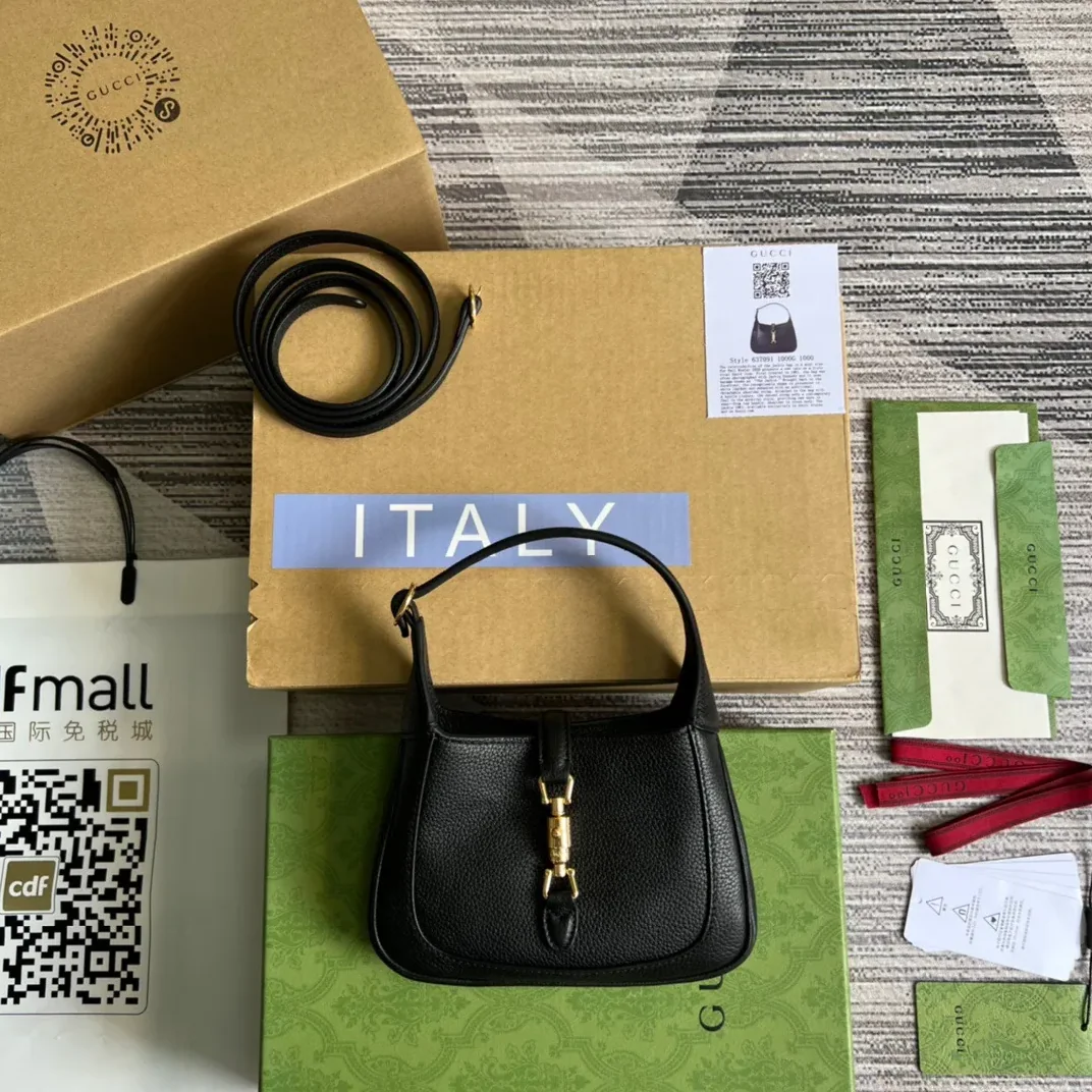 Gucci Jackie 1961 Mini Shoulder Bag in Black Gold Hardware
