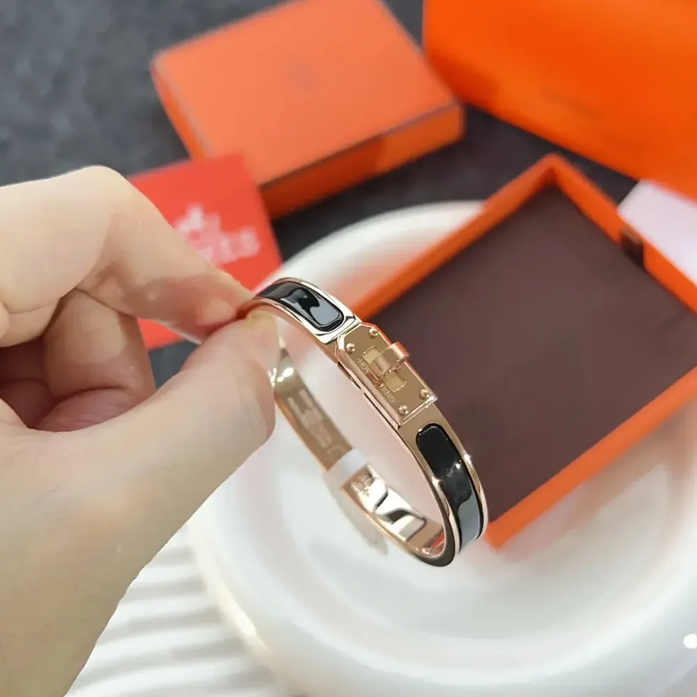 Hermes Mini Clic Kelly Bracelet for Unisex in Black Hermes Mini Clic Kelly Bracelet for Unisex in Black