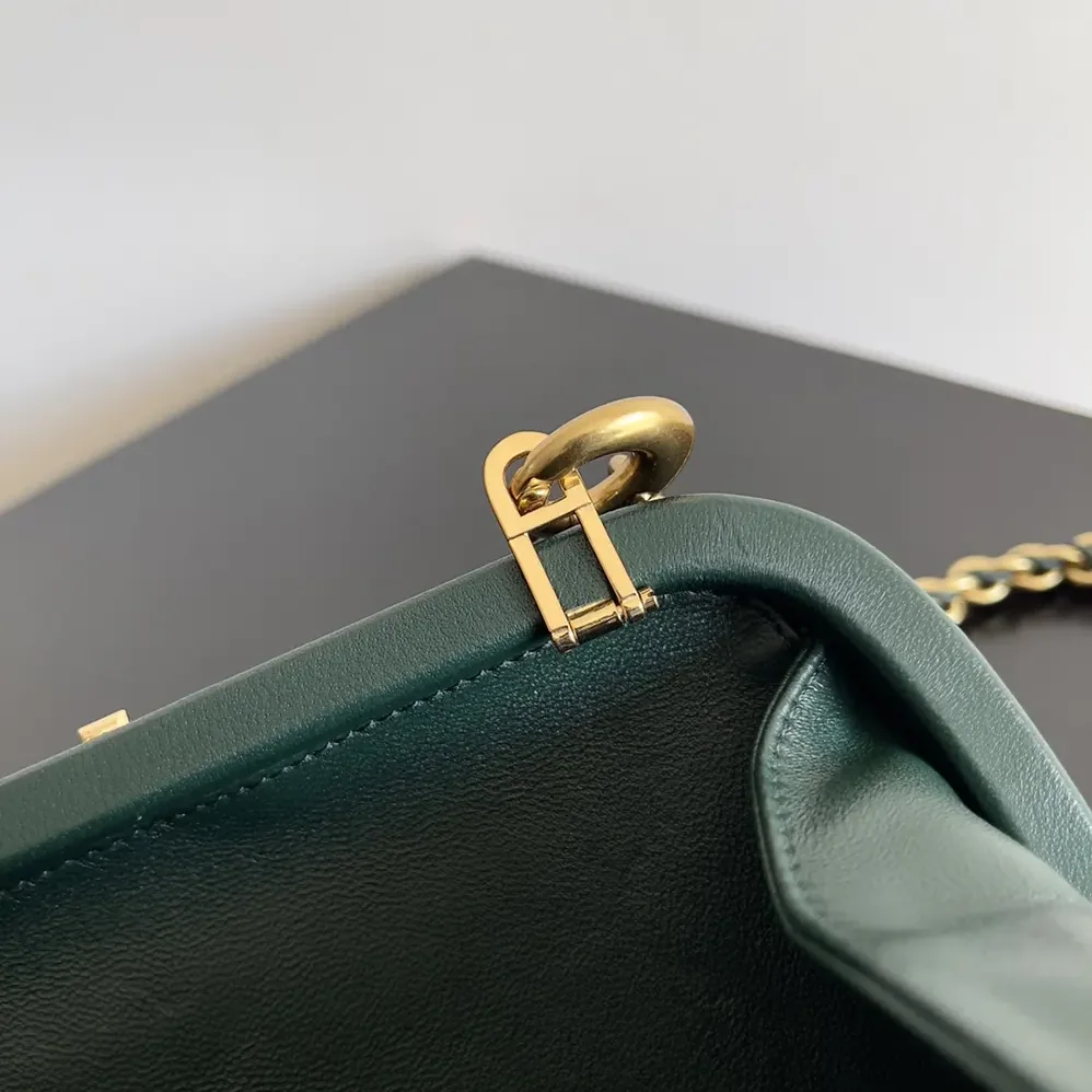 Bottega Veneta Knot Minaudière Clutch in Calfskin Leather for Women in Dark Green Bottega Veneta Knot Minaudière Clutch in Calfskin Leather for Women in Dark Green