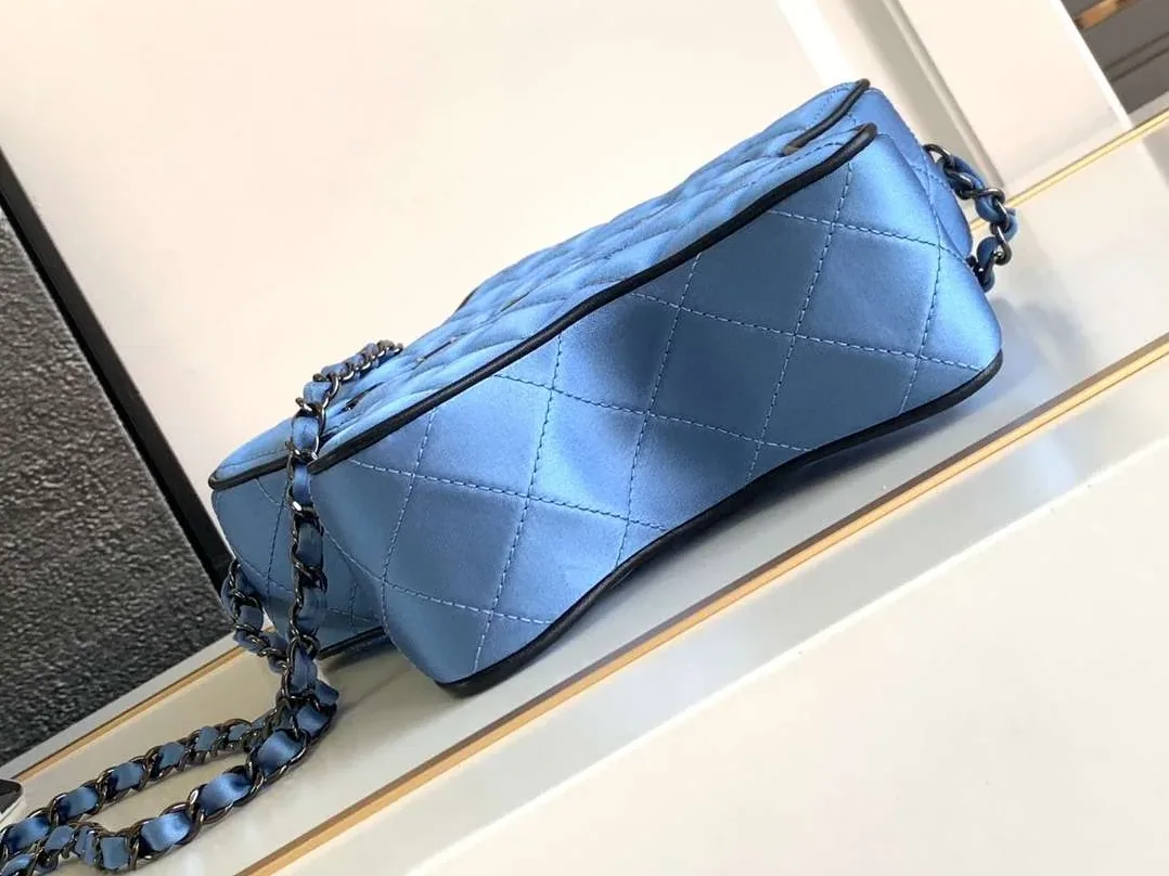Chanel Star Handbag Red in Blue / Chanel Star Handbag Red in Blue /