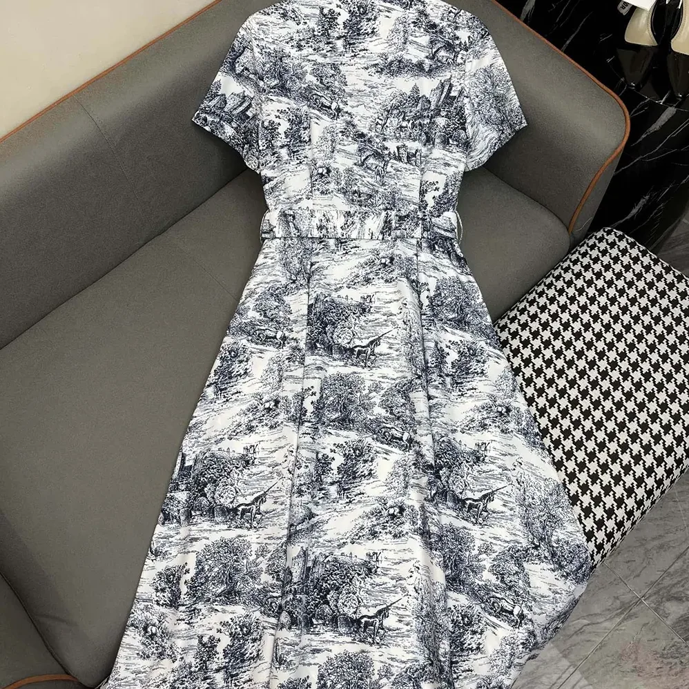 Dior Mid-Length Shirtdress White Cotton and Silk Poplin with Blue Toile de Jouy Scotland Motif for Women Dior Mid-Length Shirtdress White Cotton and Silk Poplin with Blue Toile de Jouy Scotland Motif for Women