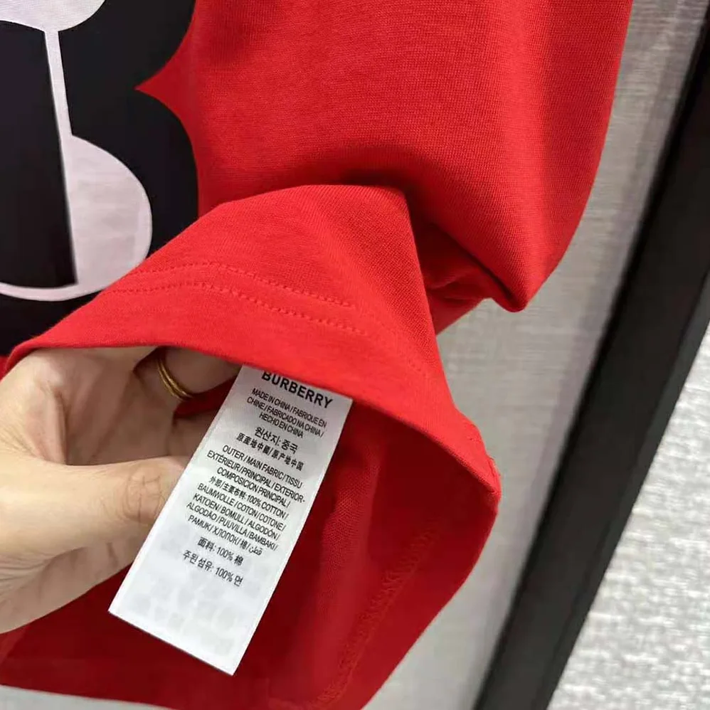 Burberry Rabbit Print Cotton Oversized T-shirt for Men in Red