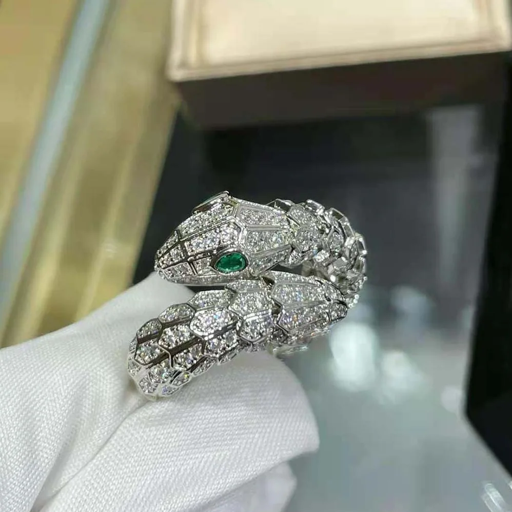 Bvlgari Serpenti 18 kt White Gold Ring Set for Women in Green Bvlgari Serpenti 18 kt White Gold Ring Set for Women in Green