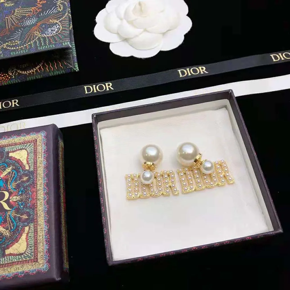 Dior Tribales Earrings Gold-Finish Metal and White Resin Pearls for Women Dior Tribales Earrings Gold-Finish Metal and White Resin Pearls for Women