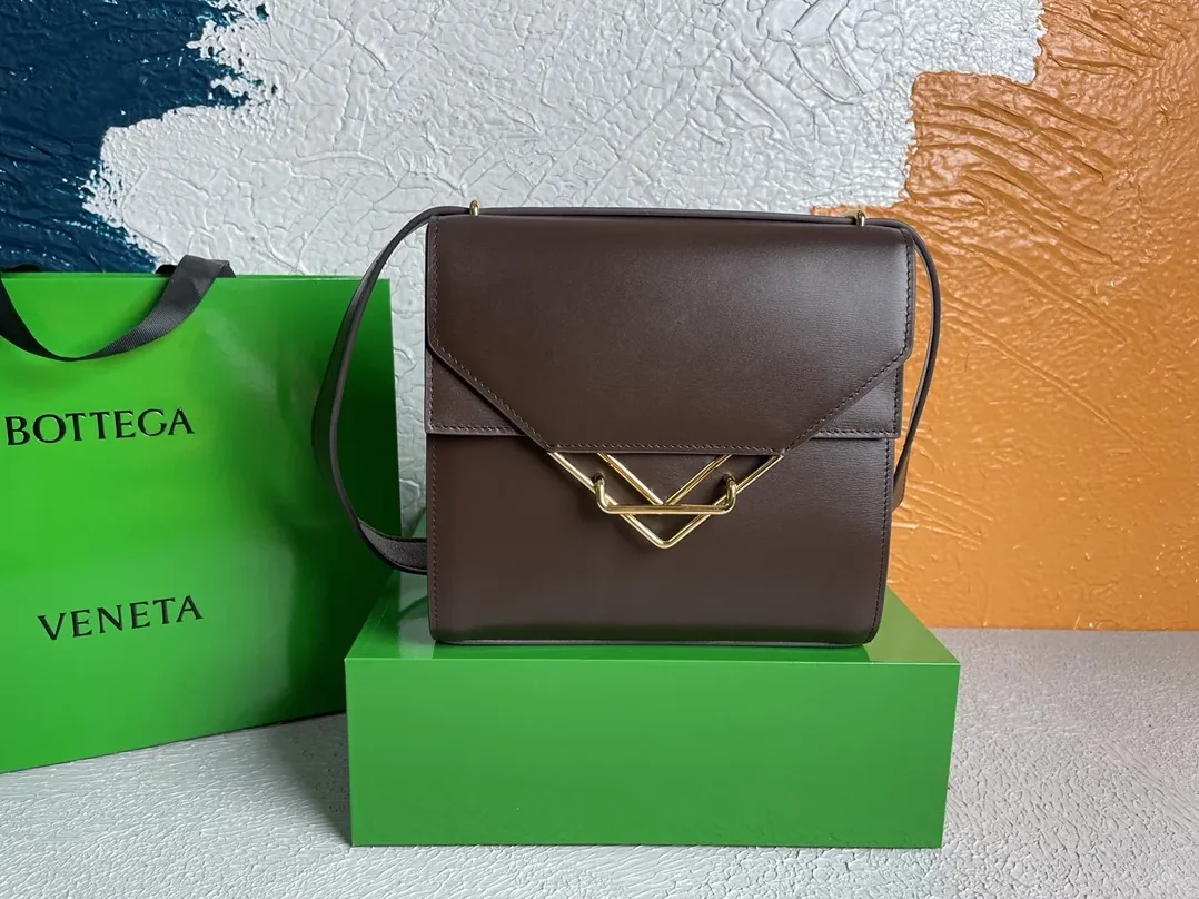 Bottega Veneta Clip Bag Brown Bottega Veneta Clip Bag Brown