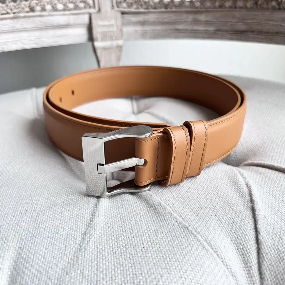 Bottega Veneta Smooth Calfskin Leather Belt for Unisex in Wood Bottega Veneta Smooth Calfskin Leather Belt for Unisex in Wood