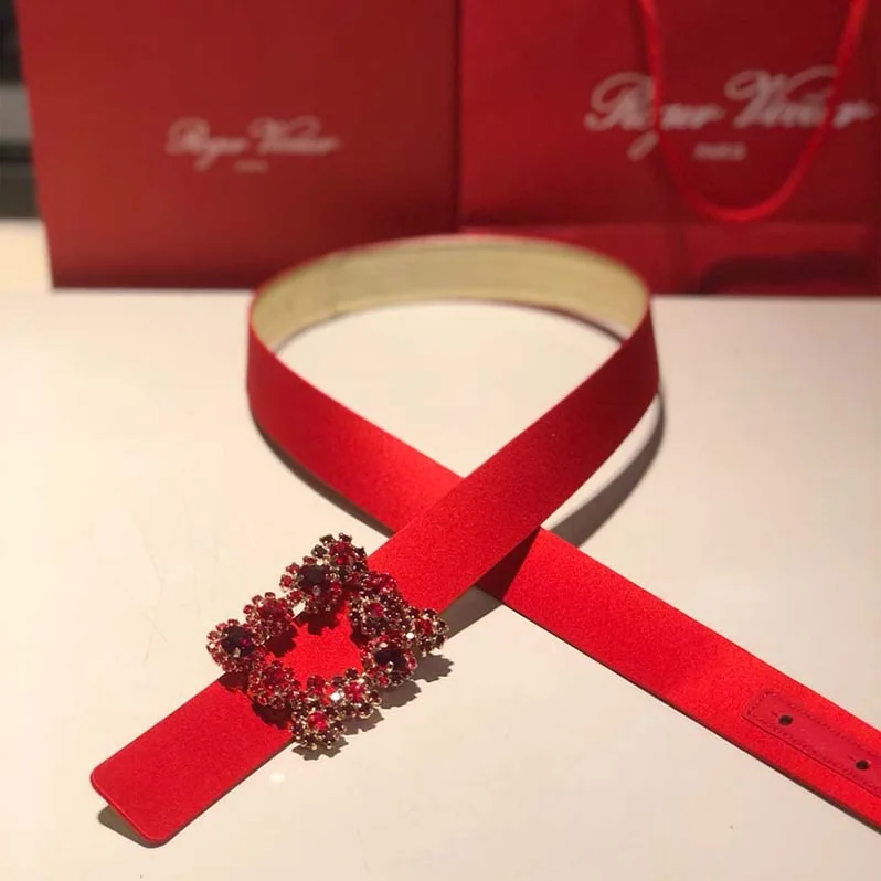 Roger Vivier Wome Flowers Belt in Silk Satin in Red