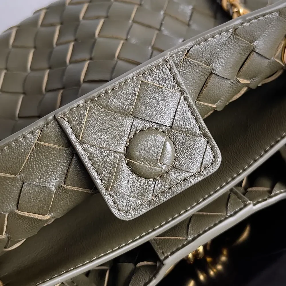 Bottega Veneta Small Andiamo Intrecciato Leather Top Handle Bag for Women in Dark Green