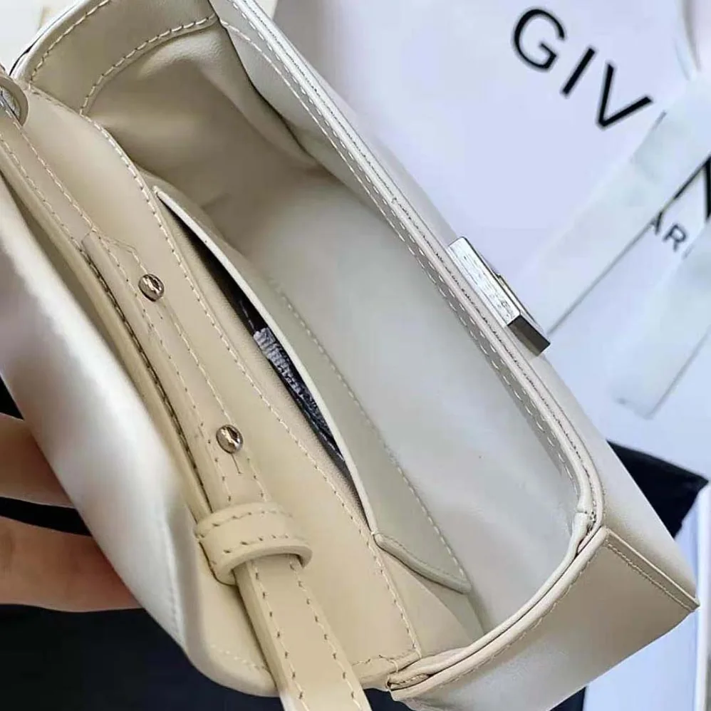 Givenchy Small 4g Bag in Box Leather for Women in White