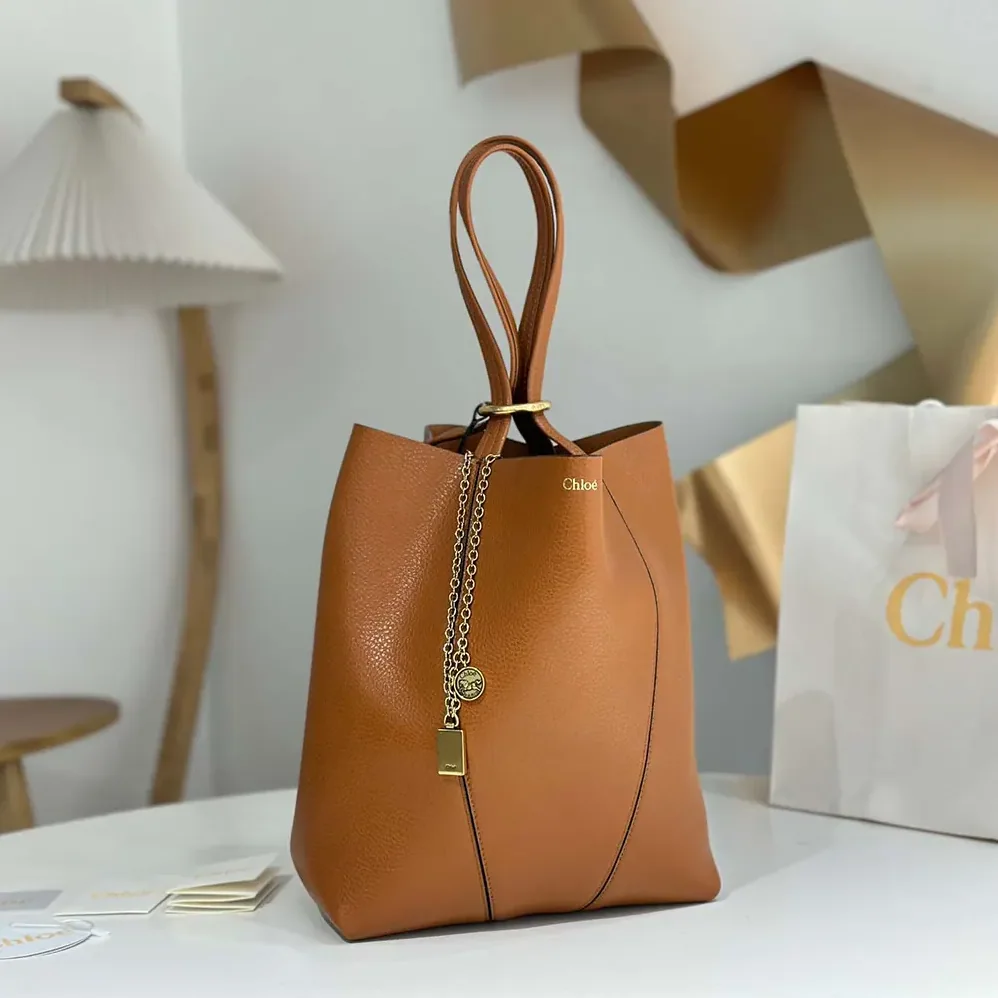 Chloe Chloé Spin Tote Bag in Grained Leather for Women in Brown Chloe Chloé Spin Tote Bag in Grained Leather for Women in Brown