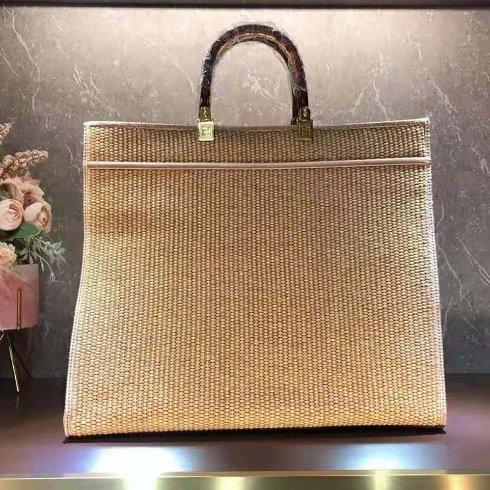 Fendi Wallet on Chain with Pouches Woven Straw Shopper for Women Fendi Wallet on Chain with Pouches Woven Straw Shopper for Women