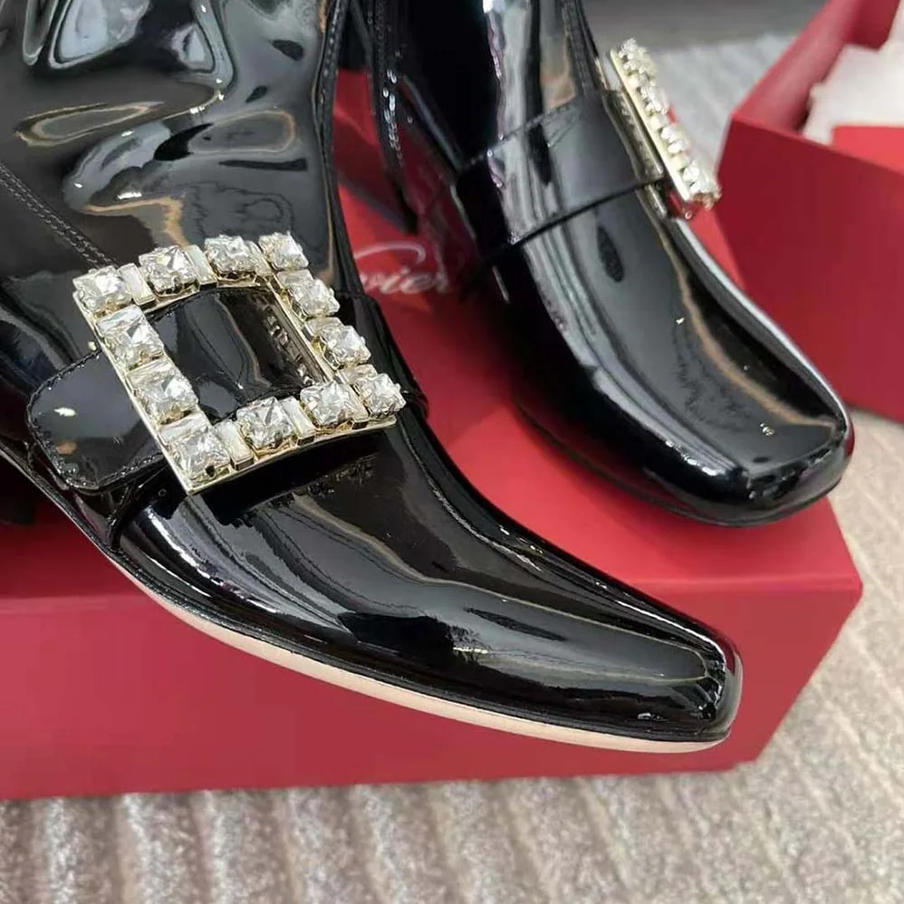 Roger Vivier Très Vivier Babies Strass Buckle Strech Boots in Patent Leather for Women in Black Roger Vivier Très Vivier Babies Strass Buckle Strech Boots in Patent Leather for Women in Black