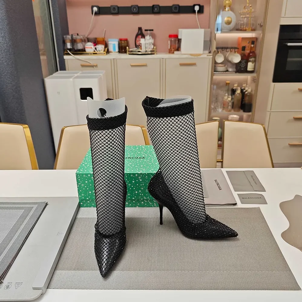 Balenciaga Avenue 110mm Bootie in Black Shiny Nappa Lambskin for Women Balenciaga Avenue 110mm Bootie in Black Shiny Nappa Lambskin for Women