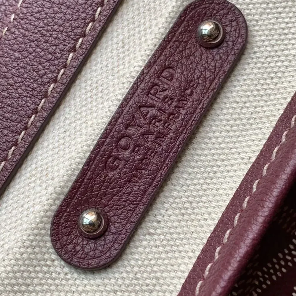 Goyard Saïgon Tote Bag for Women in Burgundy Goyard Saïgon Tote Bag for Women in Burgundy