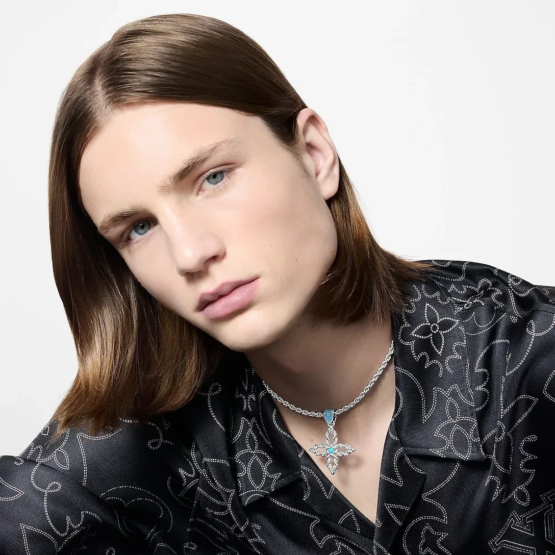 Louis Vuitton LV Flower Rope Pendant Necklace / Louis Vuitton LV Flower Rope Pendant Necklace /