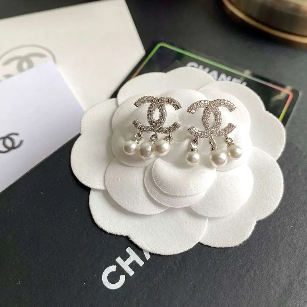 Chanel Crystal Three Pearl Earrings Gold Chanel Crystal Three Pearl Earrings Gold