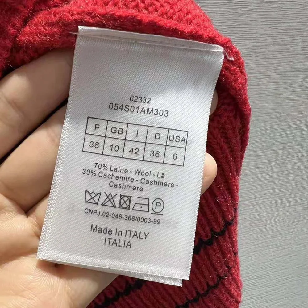 Dior Christian Dior Short-Sleeved Sweater Red Cashmere and Wool Knit for Women Dior Christian Dior Short-Sleeved Sweater Red Cashmere and Wool Knit for Women
