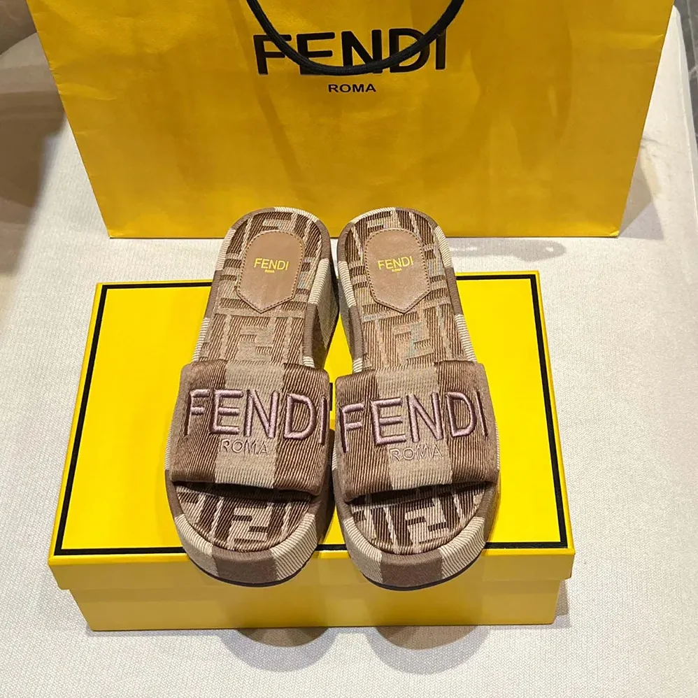 Fendi Sunshine Dove Gray Denim for Women in effect Jacquard Flatform Slides