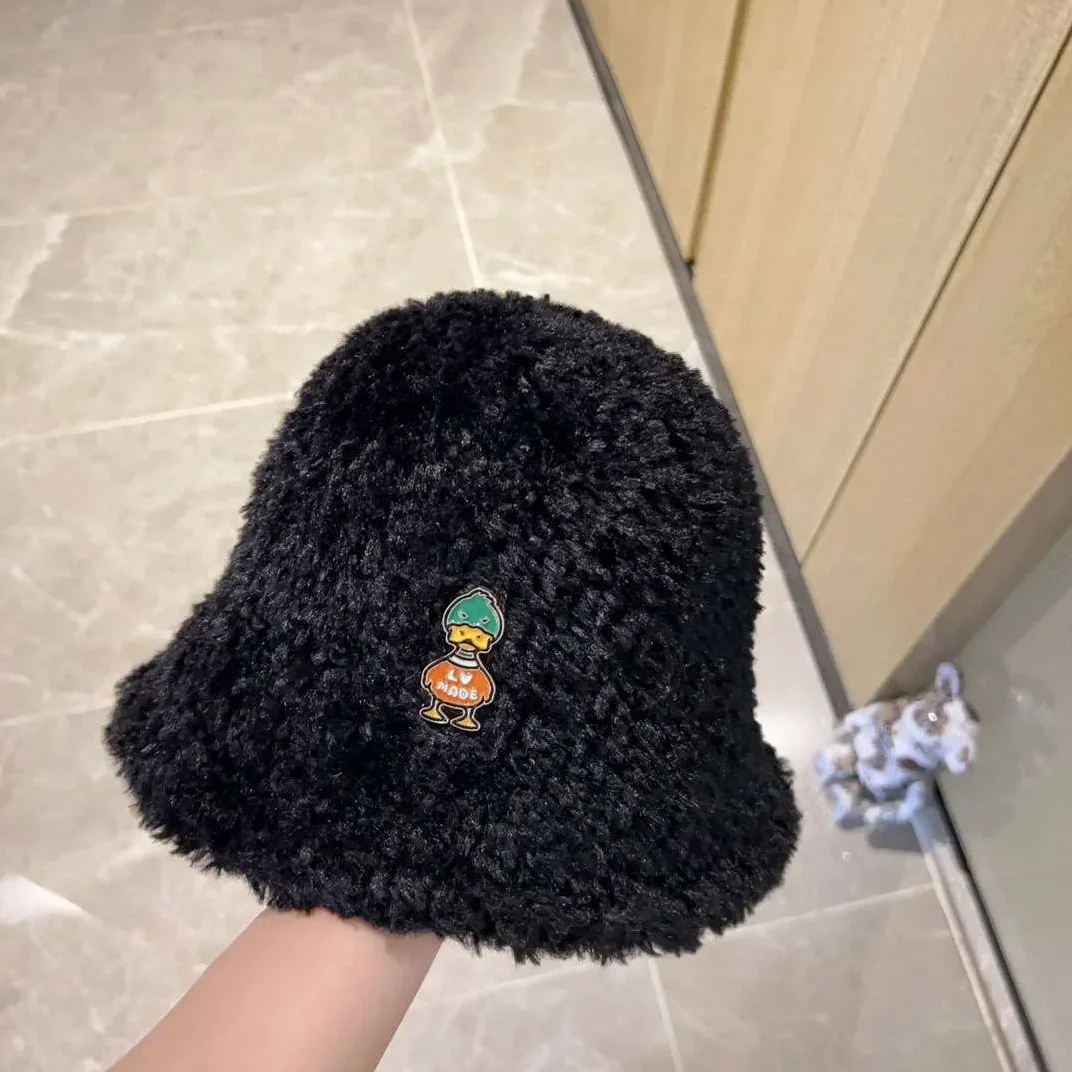 Louis Vuitton Duck Beanie LV Black