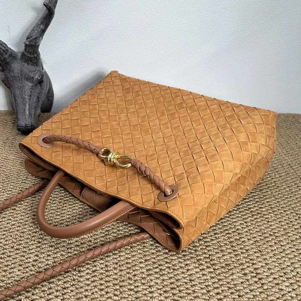 Bottega Veneta Large Andiamo for Women in Brown Bottega Veneta Large Andiamo for Women in Brown