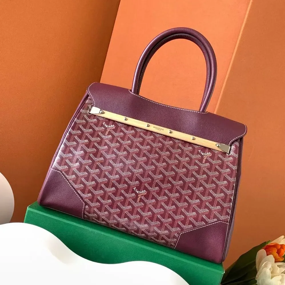 Goyard Saïgon Tote Bag for Women in Burgundy Goyard Saïgon Tote Bag for Women in Burgundy