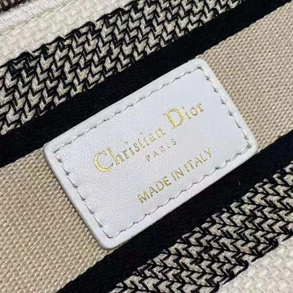 Dior Medium Lady D-lite Bag Ecru Multicolor Dior Jardin D'Hiver Embroidery for Women