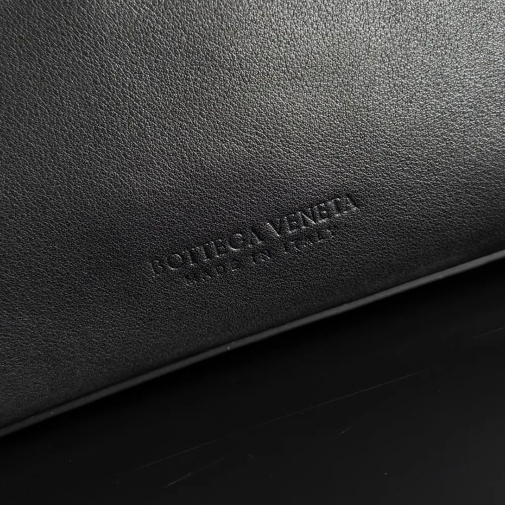 Bottega Veneta Medium Ciao Ciao for Women in Black Bottega Veneta Medium Ciao Ciao for Women in Black