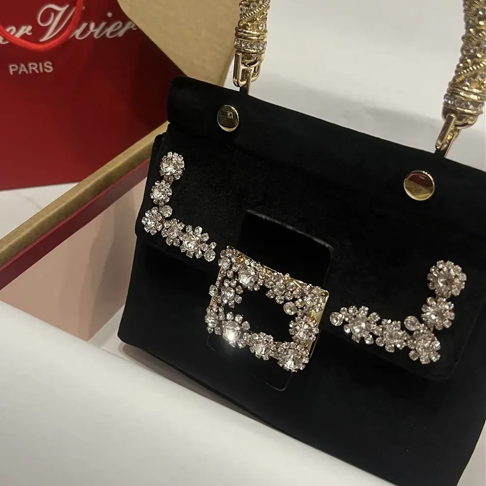 Roger Vivier Cabas Jewel Efflorescence Mini Bag in Velvet for Women in Black Roger Vivier Cabas Jewel Efflorescence Mini Bag in Velvet for Women in Black