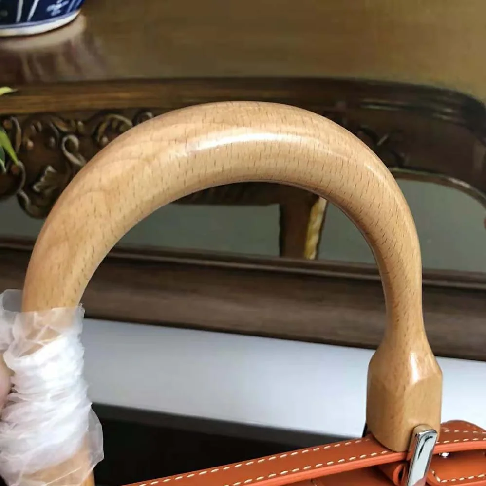 Goyard Sac Saïgon PM in Toile Goyardine & Clamecy Calfskin for Women in Orange Goyard Sac Saïgon PM in Toile Goyardine & Clamecy Calfskin for Women in Orange