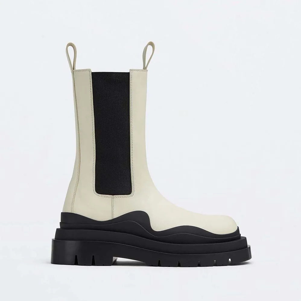 Bottega Veneta Tire Chelsea Boot in Vegetally-Tanned Leather for Unisex in White