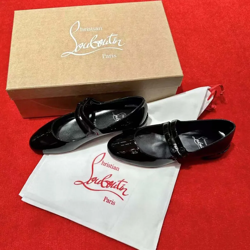 Christian Louboutin Sweet Jane Ballerinas Patent Calf Leather for Women in Black Christian Louboutin Sweet Jane Ballerinas Patent Calf Leather for Women in Black